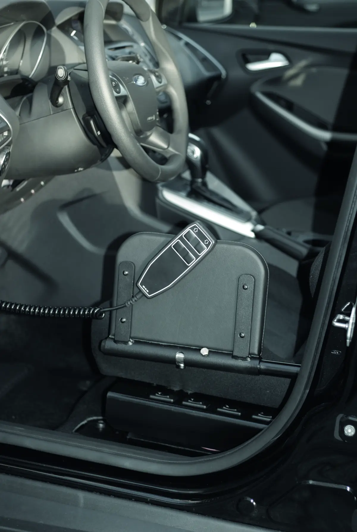 Aufrichtehilfe mit Kabelfernbedienung